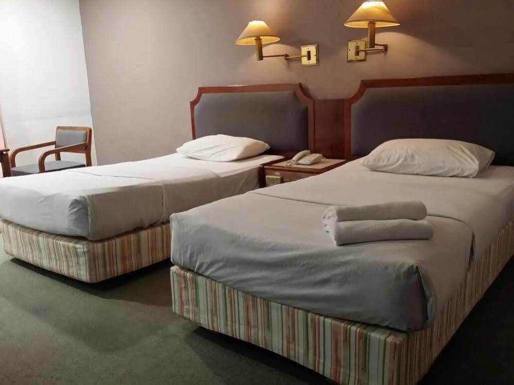 Anika Inn - Клуанг Экстерьер фото